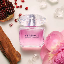 Lade das Bild in den Galerie-Viewer, Bright Crystal by Versace Eau de Toilette
