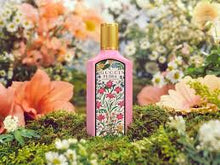 Lade das Bild in den Galerie-Viewer, Gucci Flora Gorgeous Gardenia Women Gift Set Eau de Parfum
